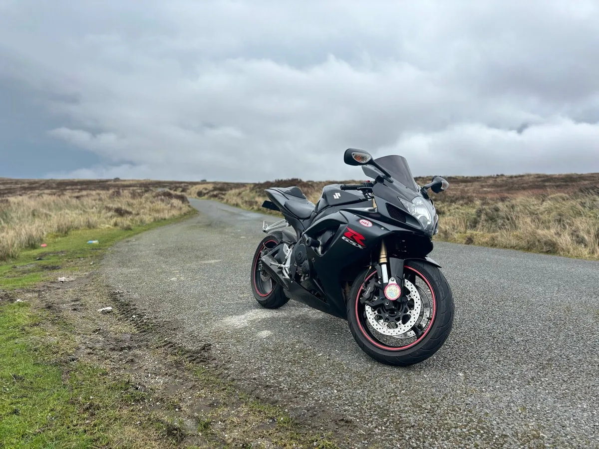 Suzuki GSXR 600 K7 (2008) | 34k | Very Clean - Image 2