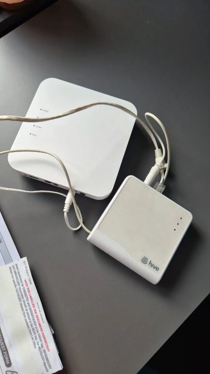 Hive Heating Thermostat & Hub - Image 1