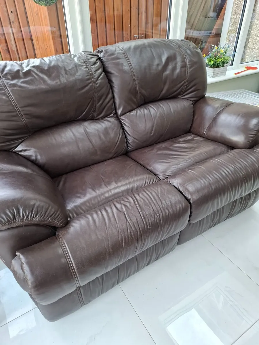 Leather couch - Image 3