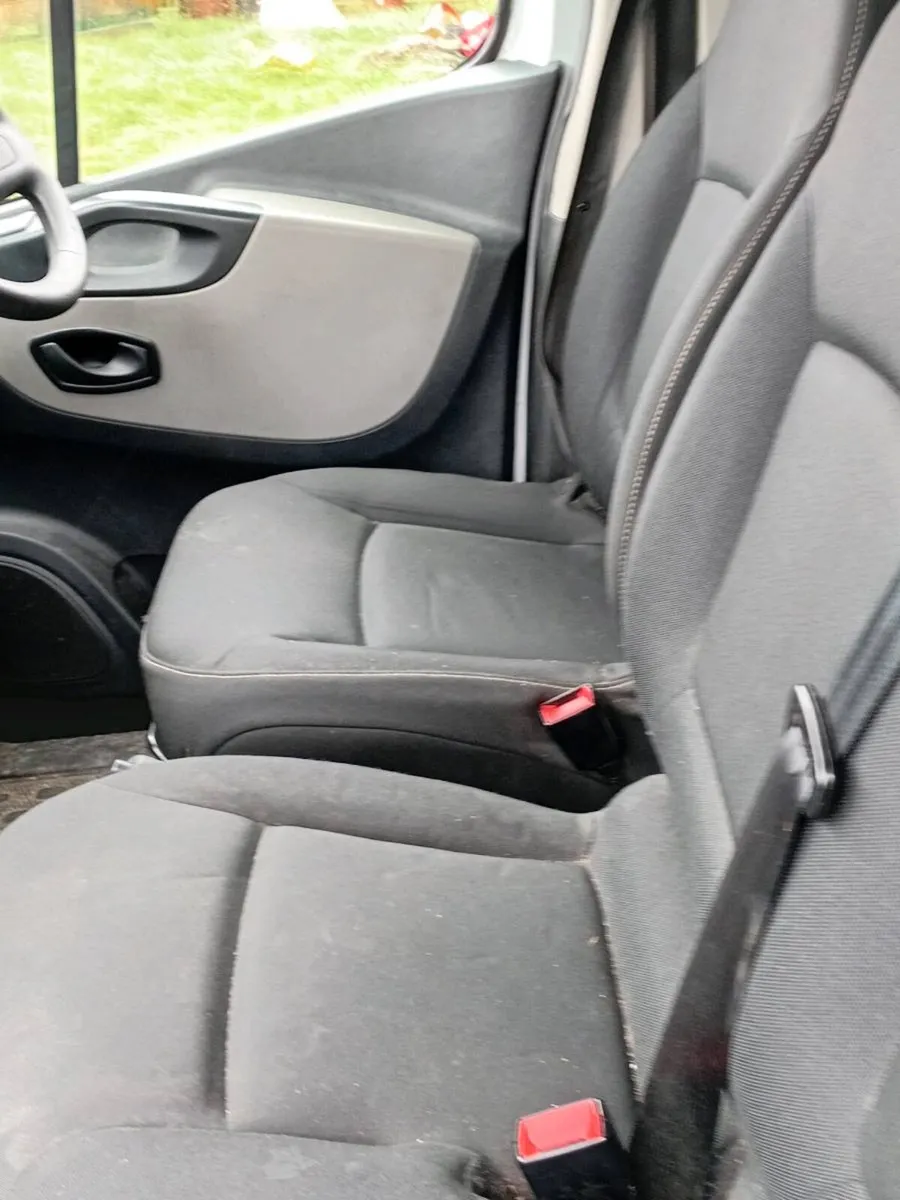 renault traffic 2018 business  120kms - Image 3