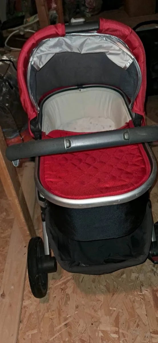 Free to take - Uppa Baby Vista travel system - Image 1