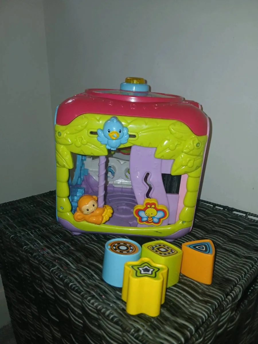 V Tech - Sort & Discover Activity Cube - Image 2