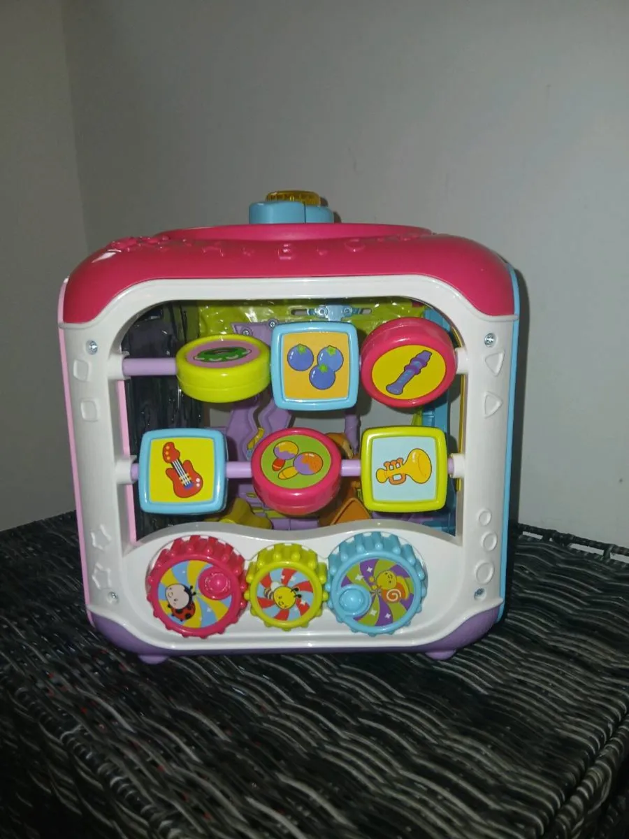 V Tech - Sort & Discover Activity Cube - Image 4