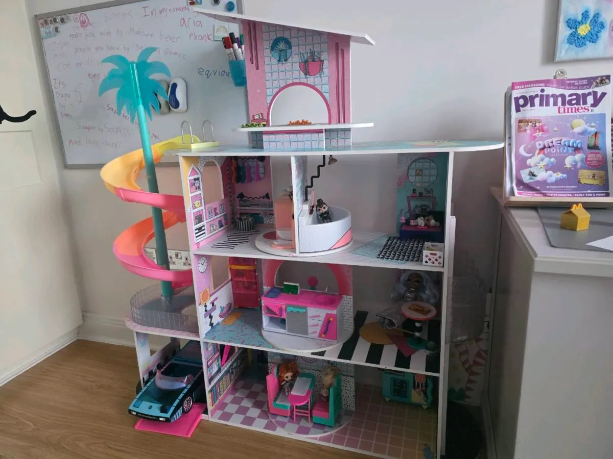 Doll house - Image 2