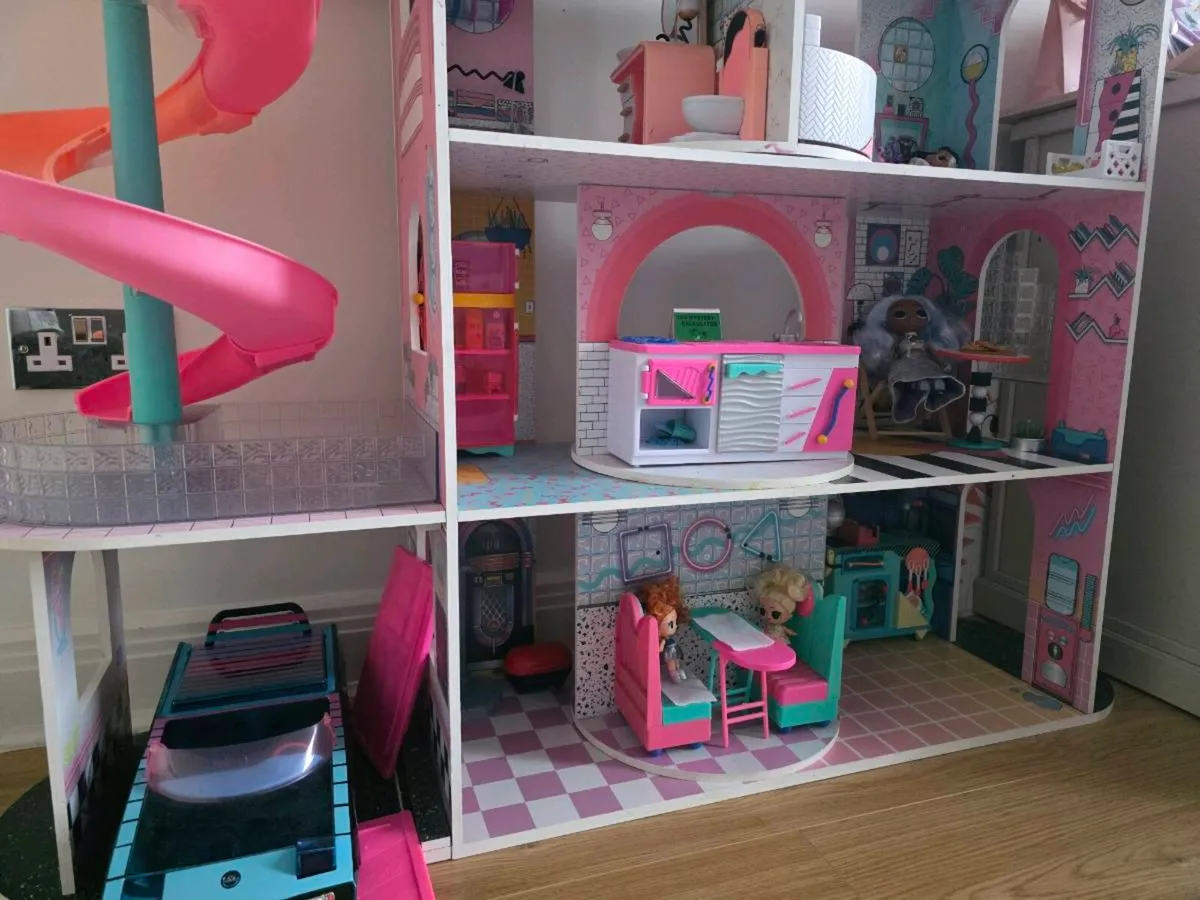 Doll house - Image 3