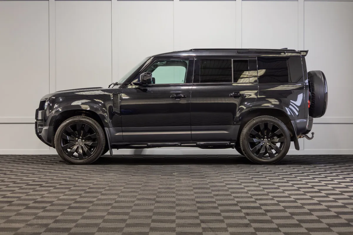 2023 Defender 110 S D250 2 Seat Commercial - Image 3