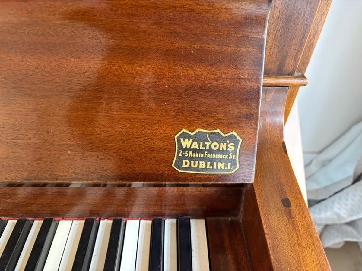 Family piano - Image 3