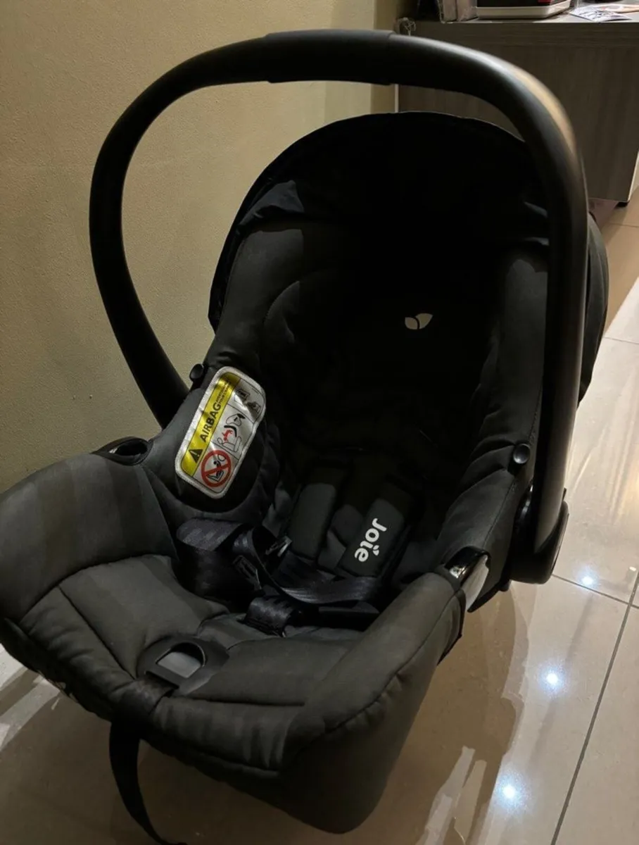 Joie juva car seat like new - Image 4