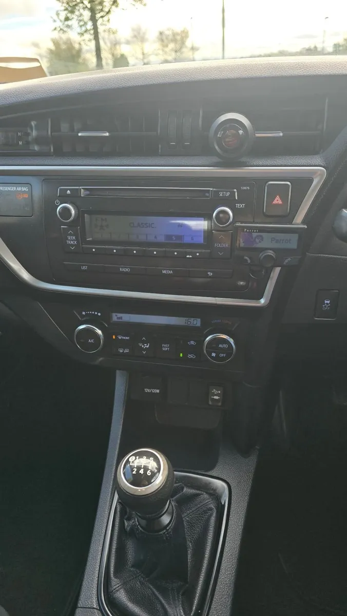 2014 Toyota Auris 1.4 D4D - DOE & TAX - Image 4