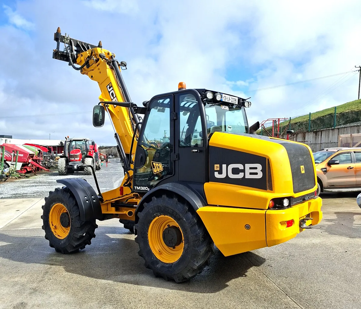 JCB TM 320S PIVOT STEER - Image 1