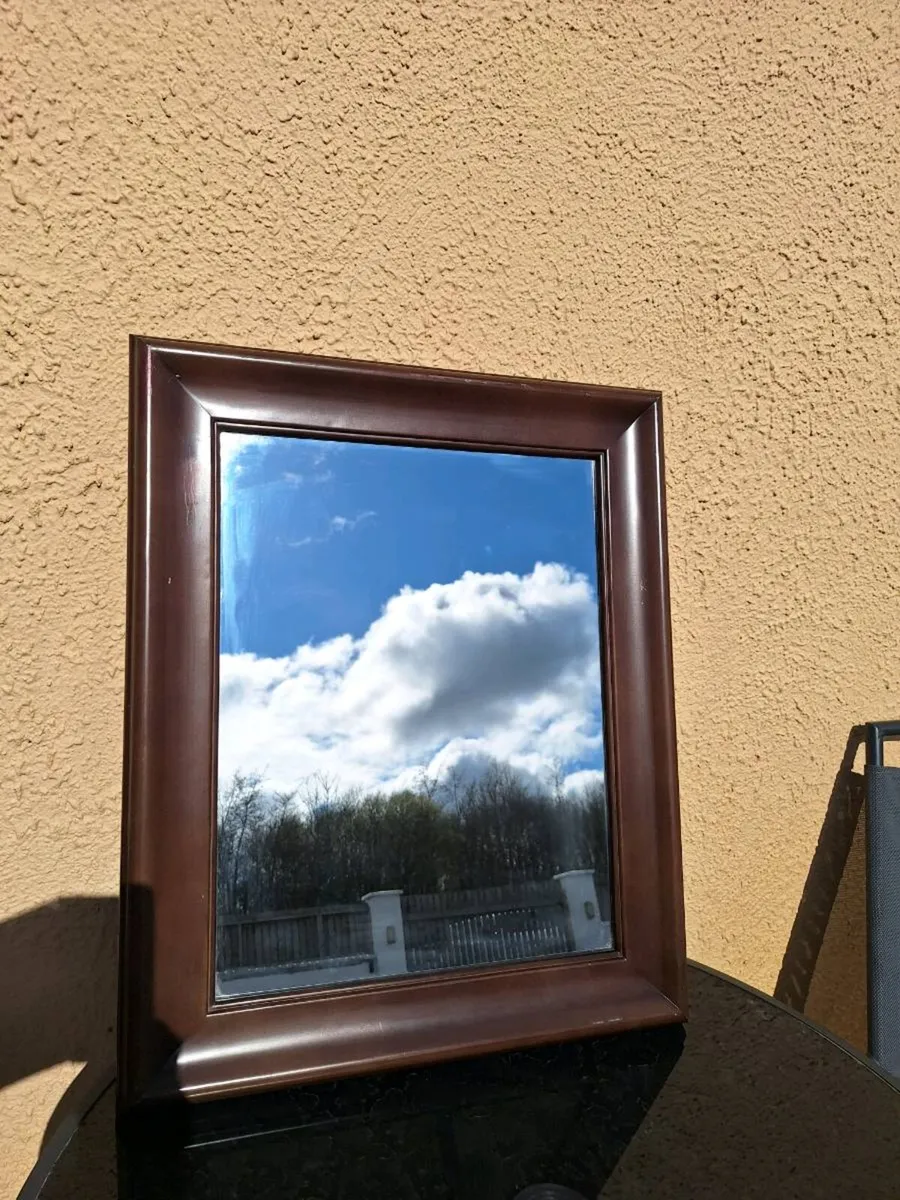 Plastic framed mirror - Image 1