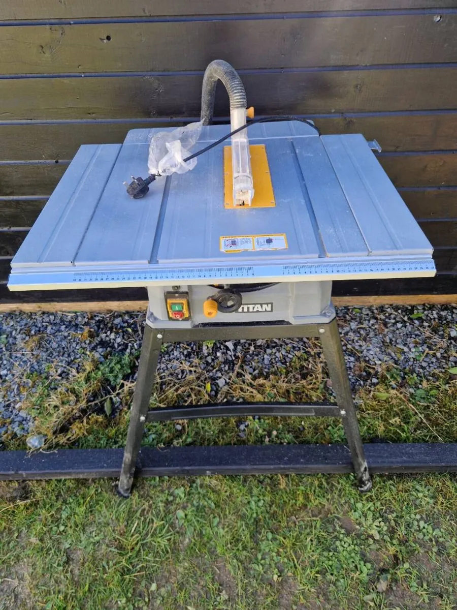 Table saw - Image 1