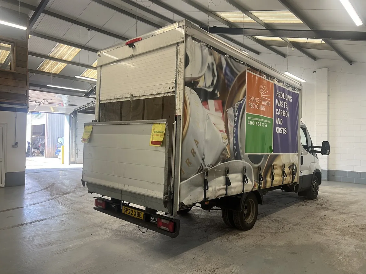 2022 Iveco Daily Curtain Sider Van - Image 3