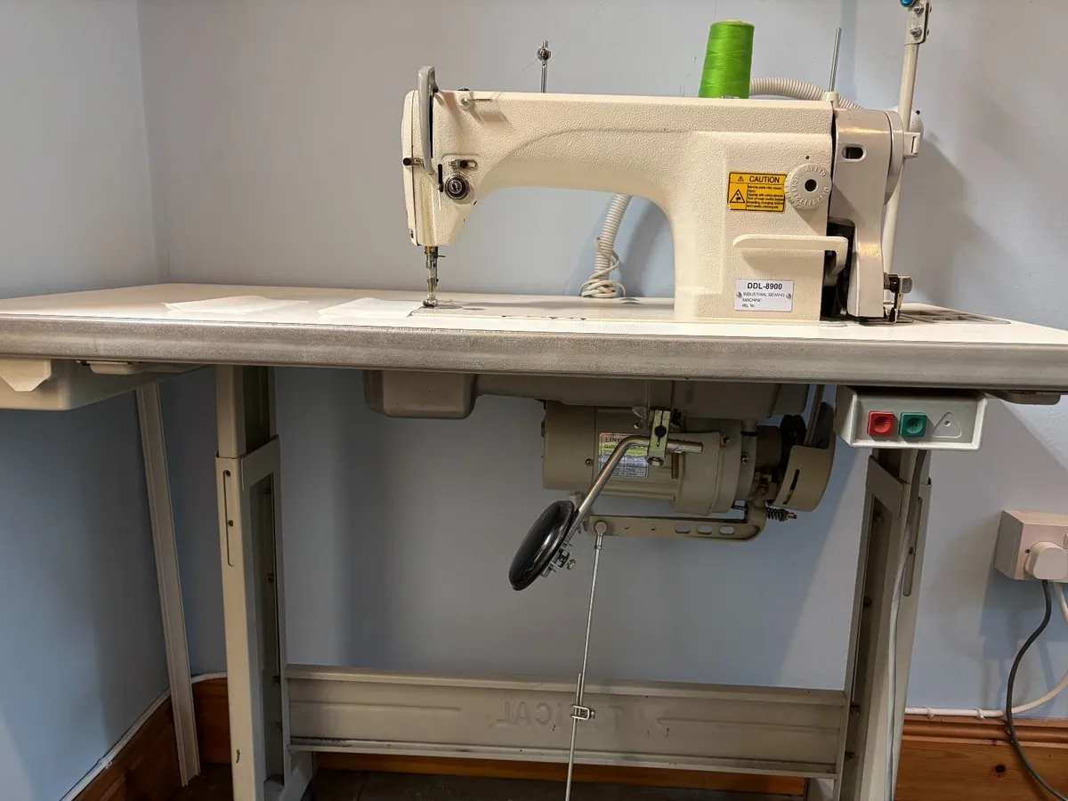 Industrial Sewing Machine DDL-8900 - Image 1