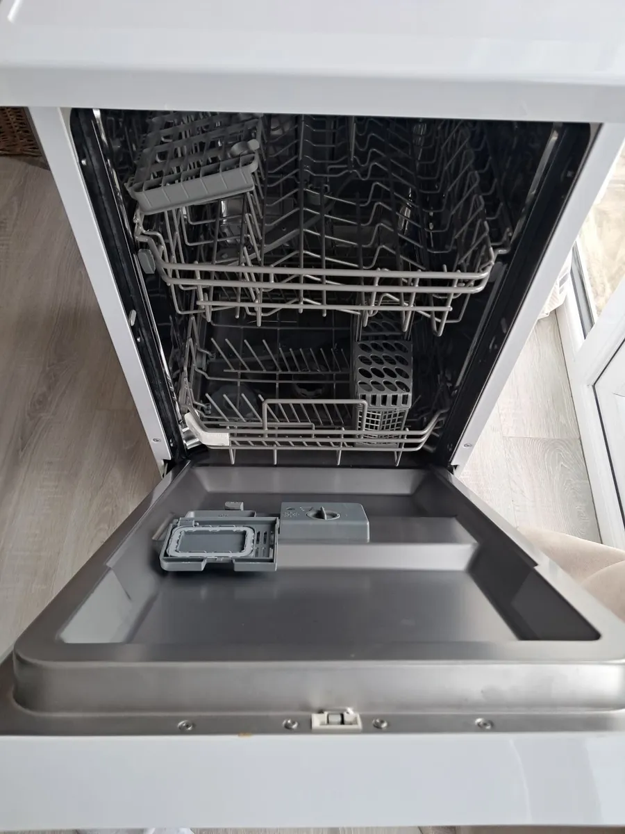 Dishwasher - Image 3