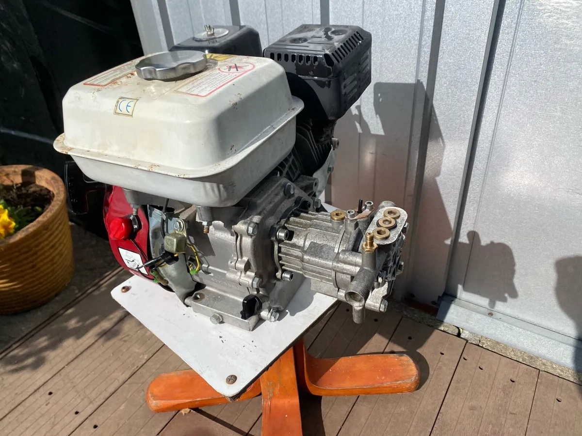 Petrol power washer engine broke pomp - Image 2