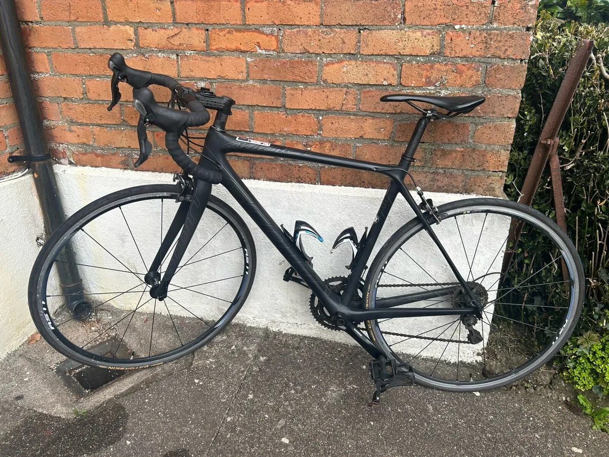 Scott Addict Men’s Bike - Image 1