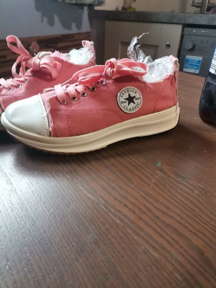 Womens Converse - Image 1