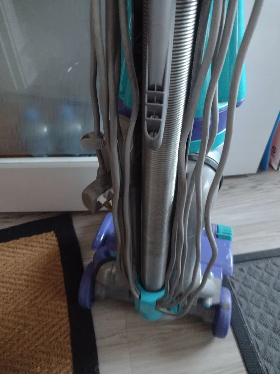 Working Dyson DC07 allergy upright vacuum cleaner - Image 4