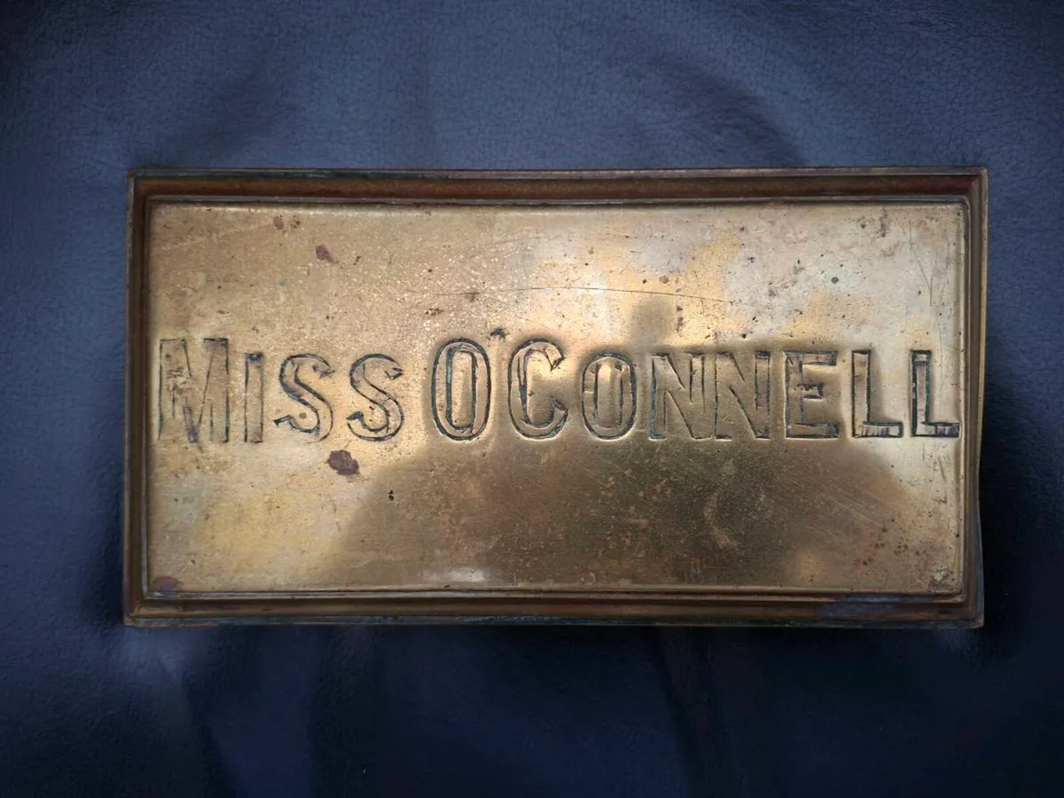 Antique Brass Cobh name plaque - Image 3