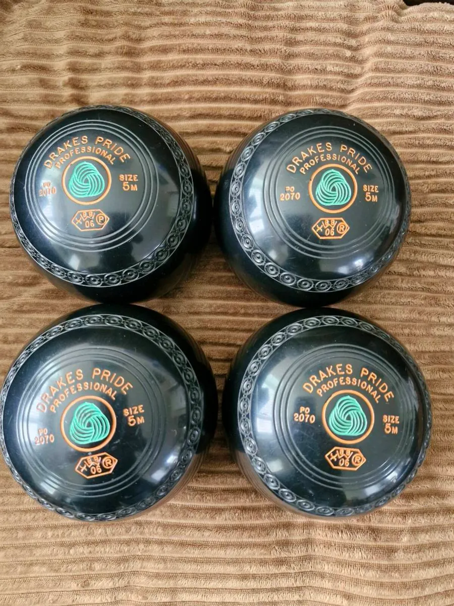 Lawn Bowls , Short Mat Biwls - Image 1