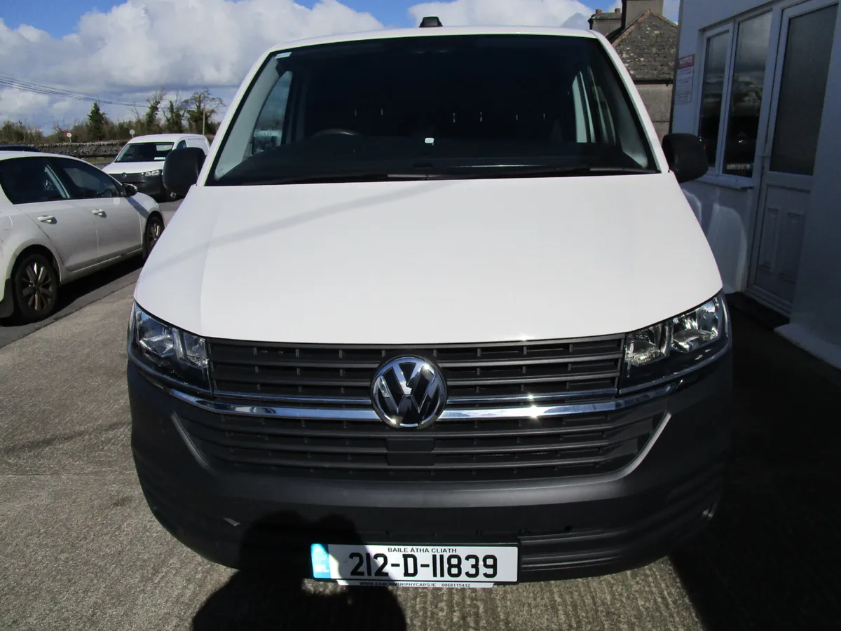 Volkswagen Transporter 2021 - Image 2