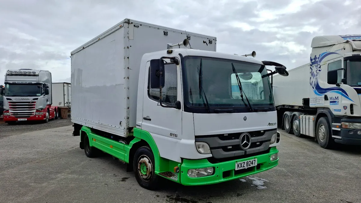 2012 Mercedes 816 , Atego , Jetter ,7.5 Ton . - Image 1
