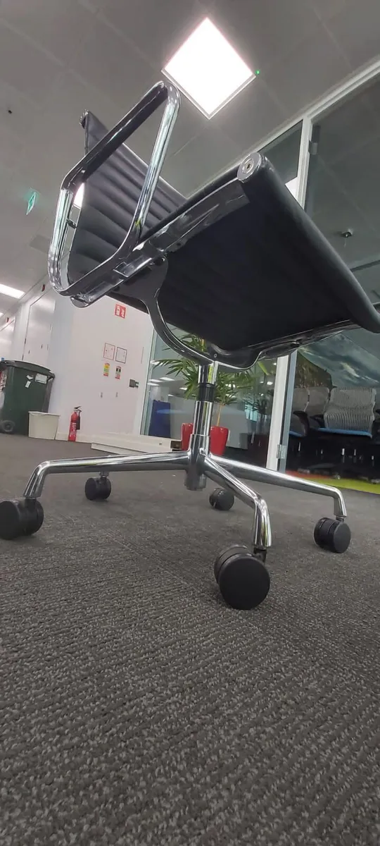 Executive Office Chairs, Leather-Chrome Like new - Image 1