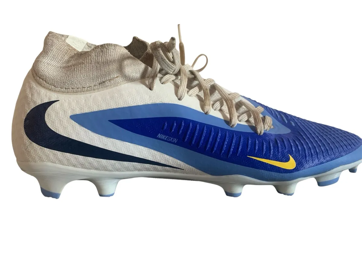 Football boots - Image 3