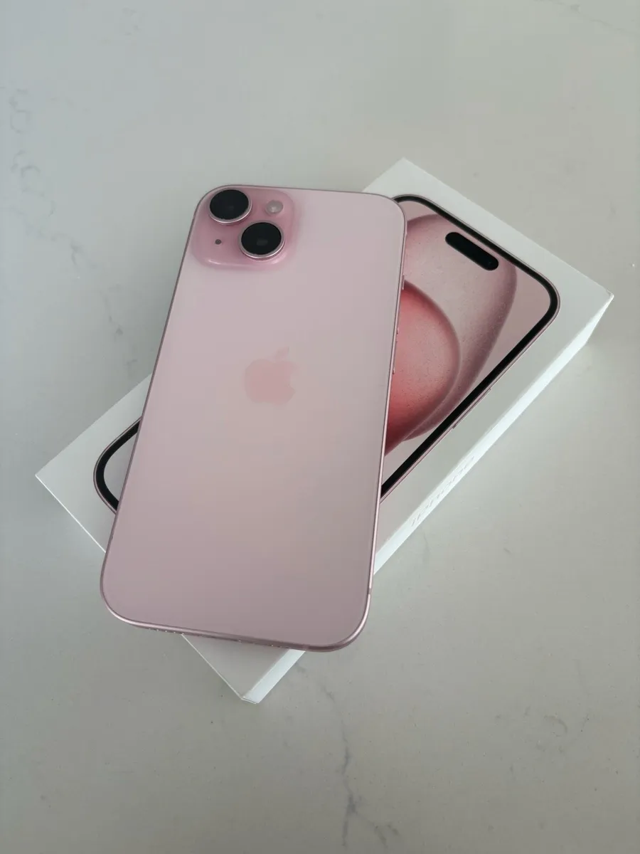 iPhone 15 - Image 1