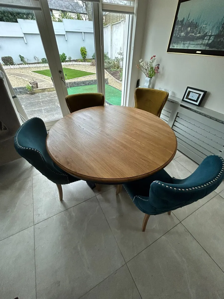 Round Table and Chairs( 1.6 mt) - Image 1