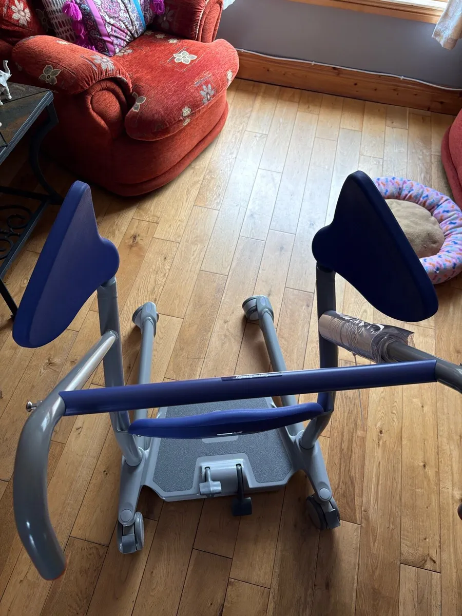 Sara Stedy Compact Transfer Aid - Image 2