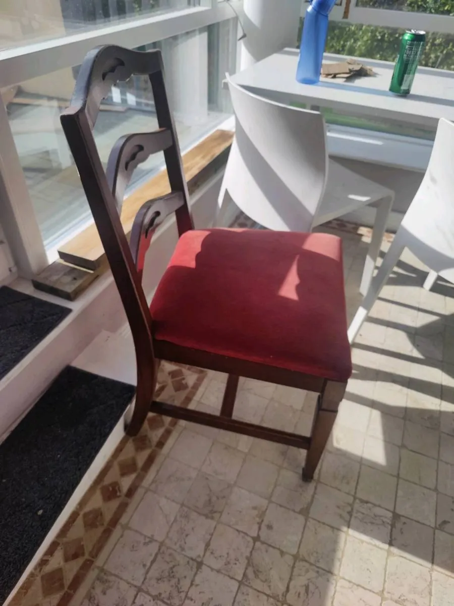 Antique chair - Image 1