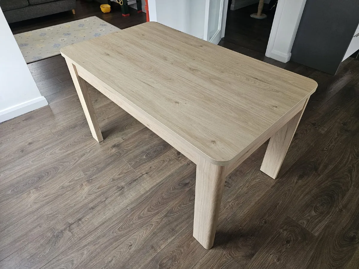 Kitchen table - Image 1