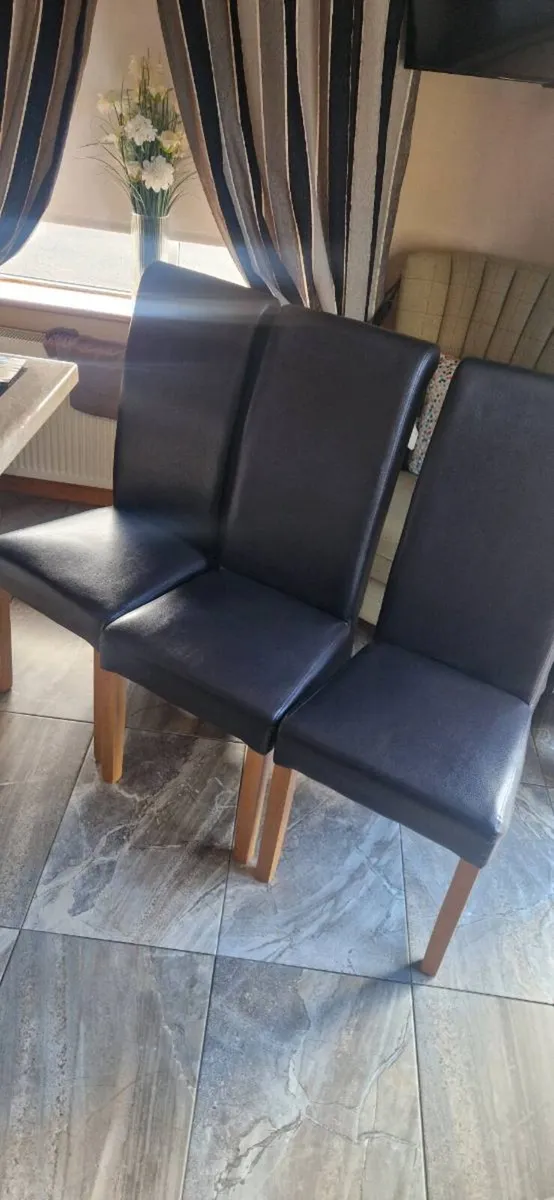 Dining table leader chairs - Image 2