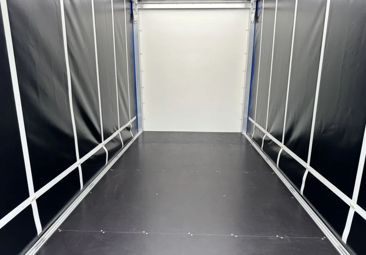 2021 Nissan Nv400 Curtain Sider Van - Image 4