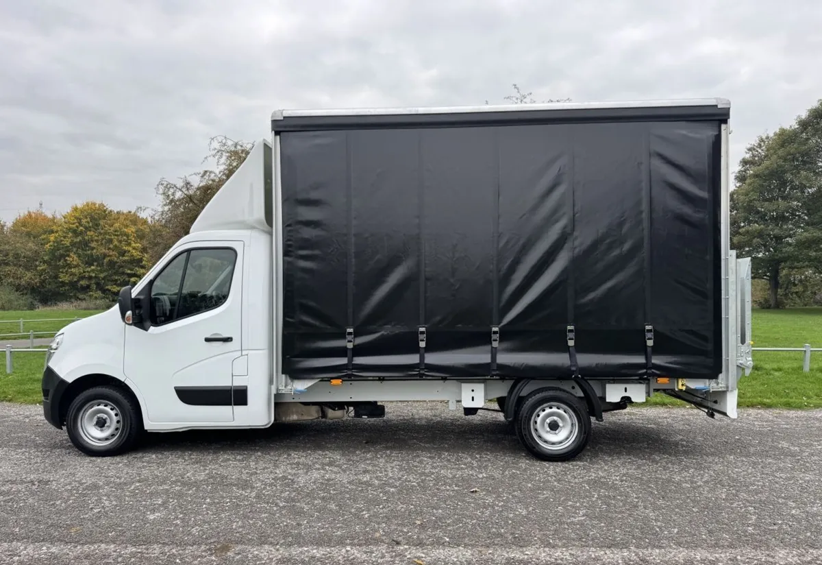 2021 Nissan Nv400 Curtain Sider Van - Image 1