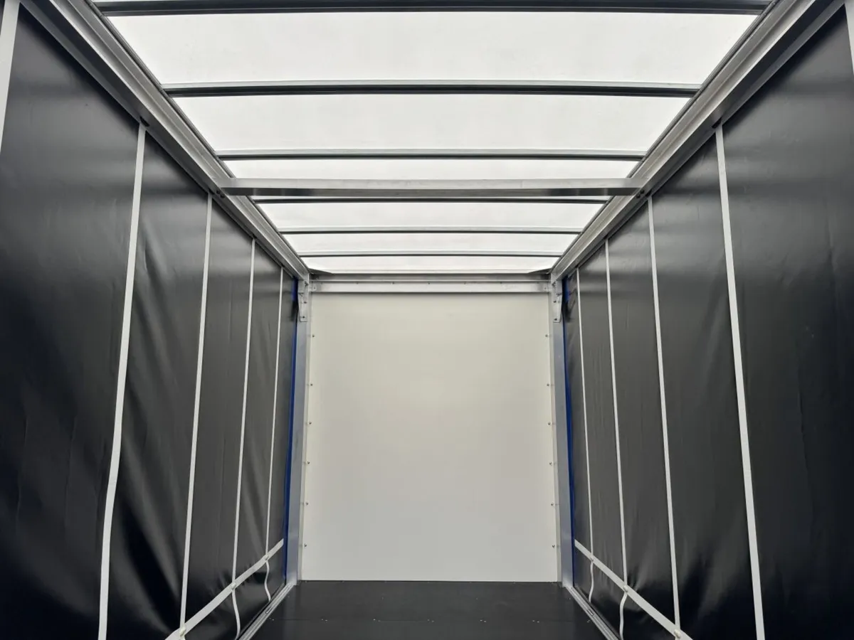 2021 Nissan Nv400 Curtain Sider Van - Image 3