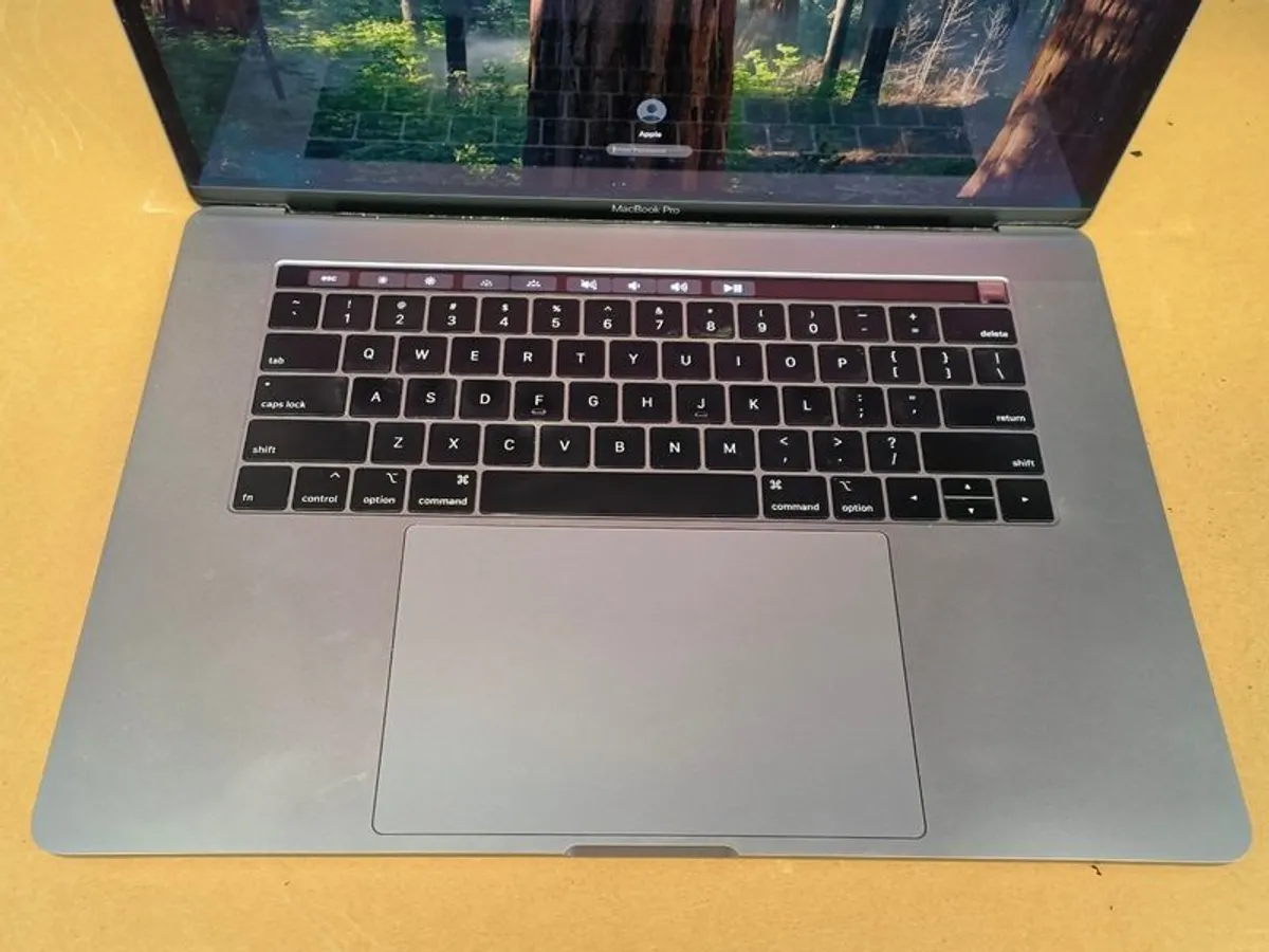 2018 Touch Bar Apple MacBook Pro 15" Retina A1990 2.2GHz i7 16GB 500GB Space Grey (Battery Cycle: 607) - Image 4