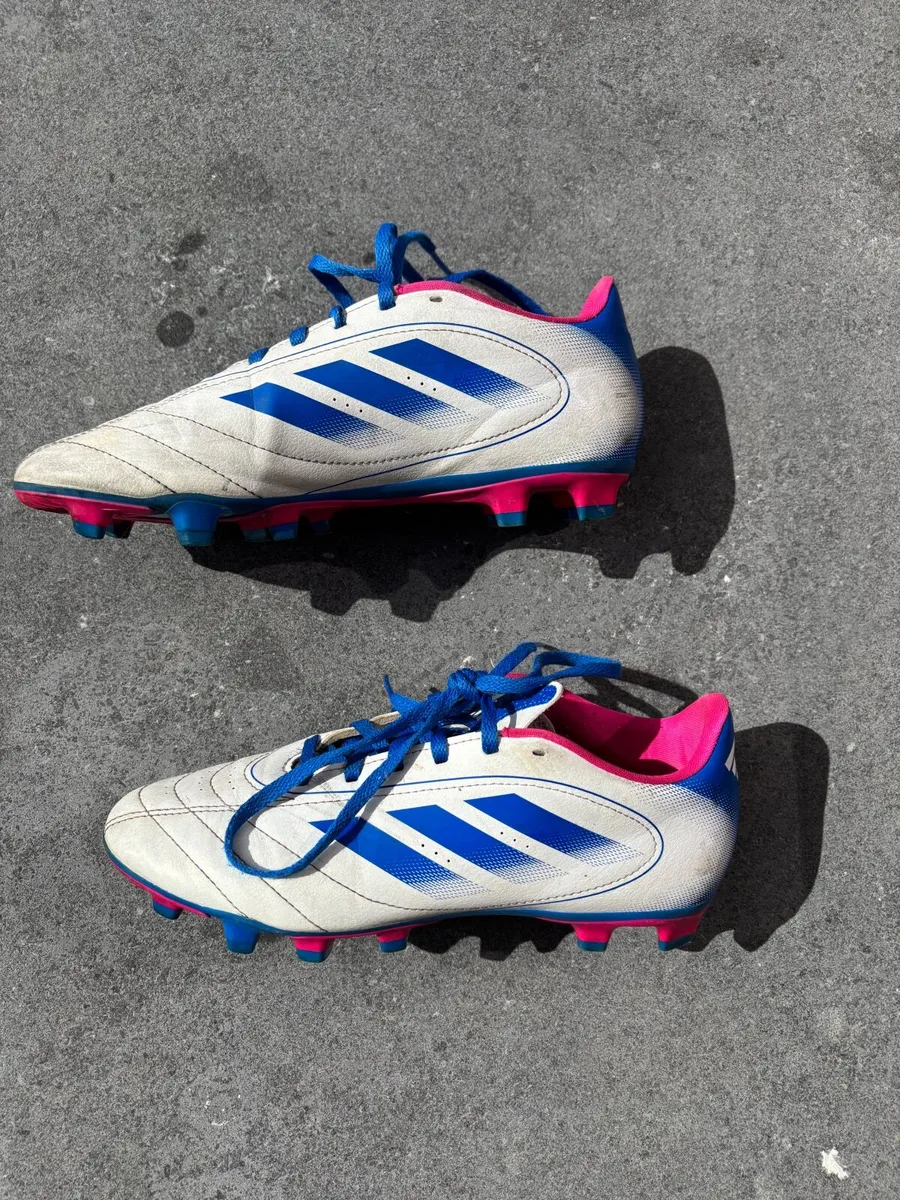 Football boots kids size 6 - Image 3