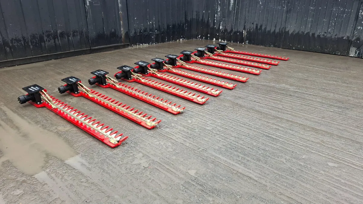 Hydraulic Finger Mower 6ft –  Excavator Attachment - Image 1