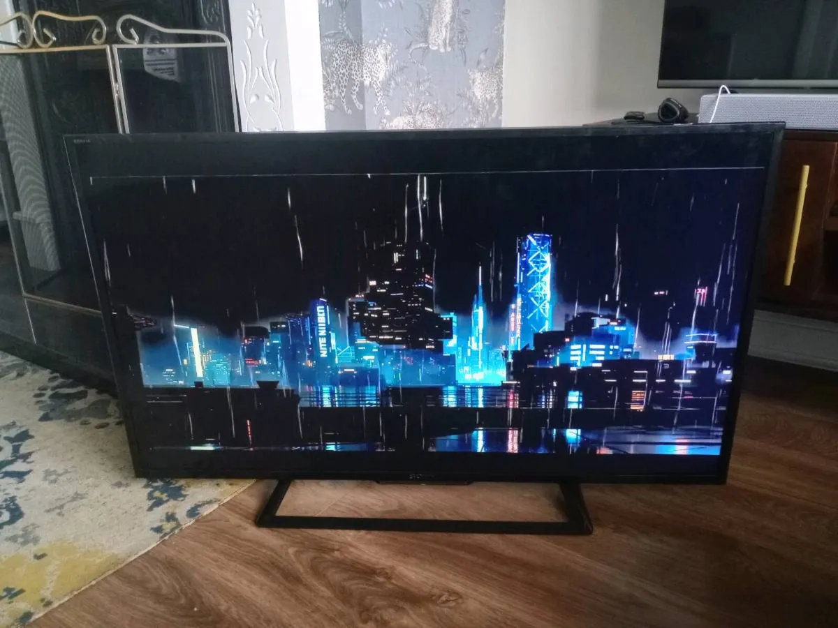 Sony Bravia 40" FHD TV not smart KDL-40R453C - Image 3