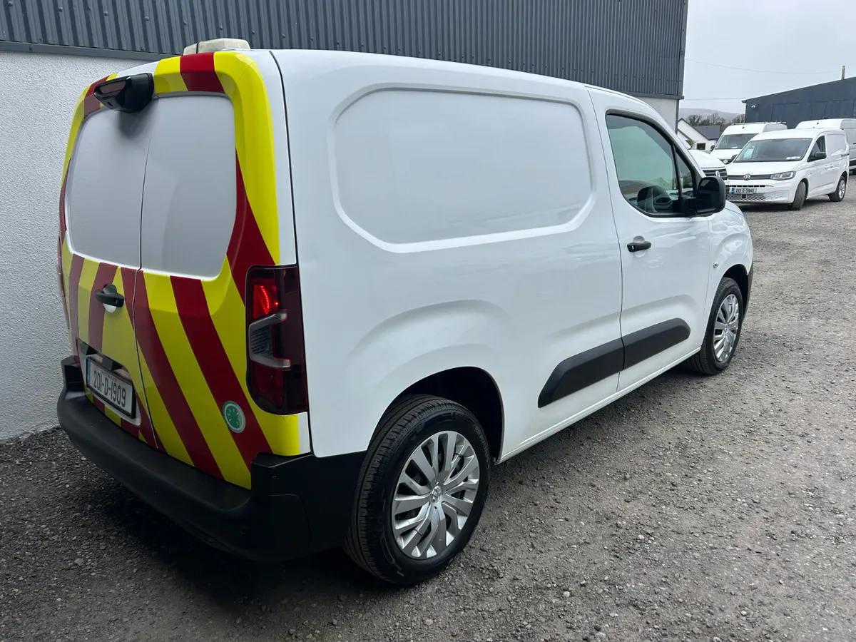2020 Peugeot Partner ‘Professional - Image 4