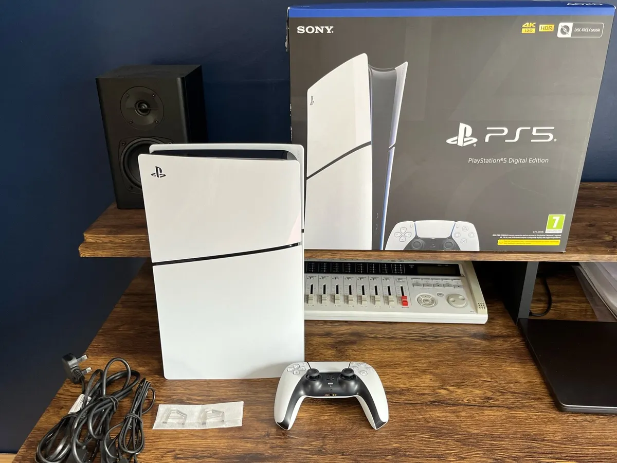 PS5 PlayStation 5 digital edition 1TB - Image 1
