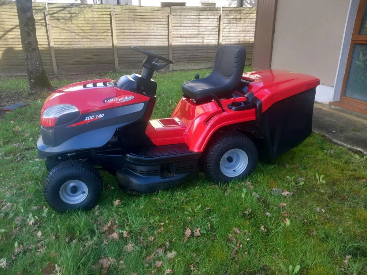Ride on lawnmower - Image 2