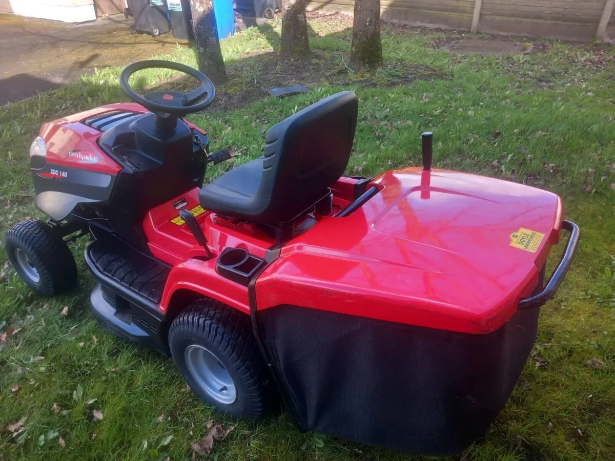 Ride on lawnmower - Image 3