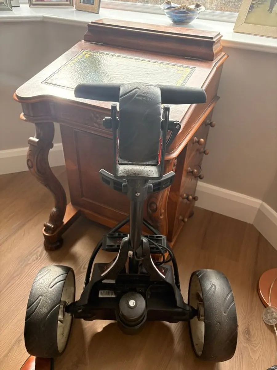 MotoCaddy motorised golf trolley and battery - Image 2