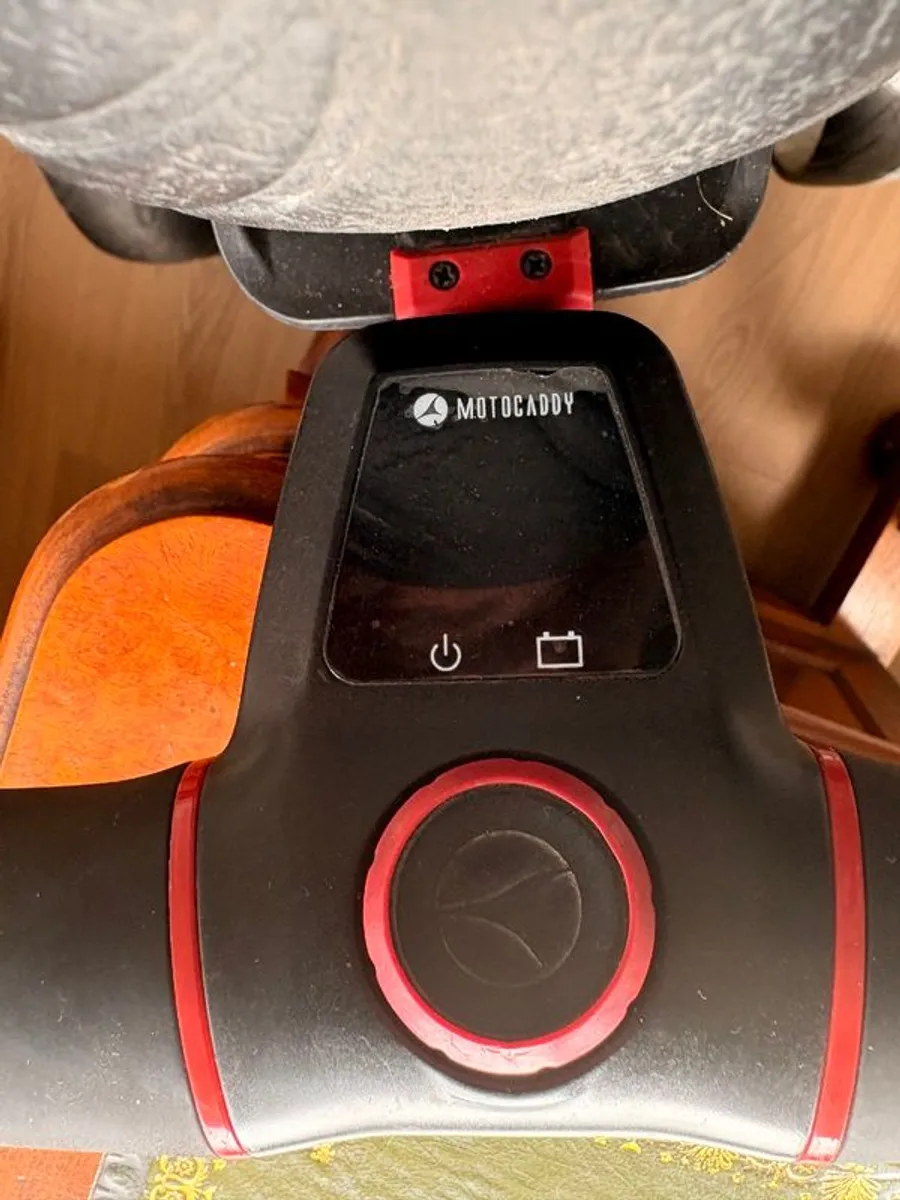 MotoCaddy motorised golf trolley and battery - Image 4