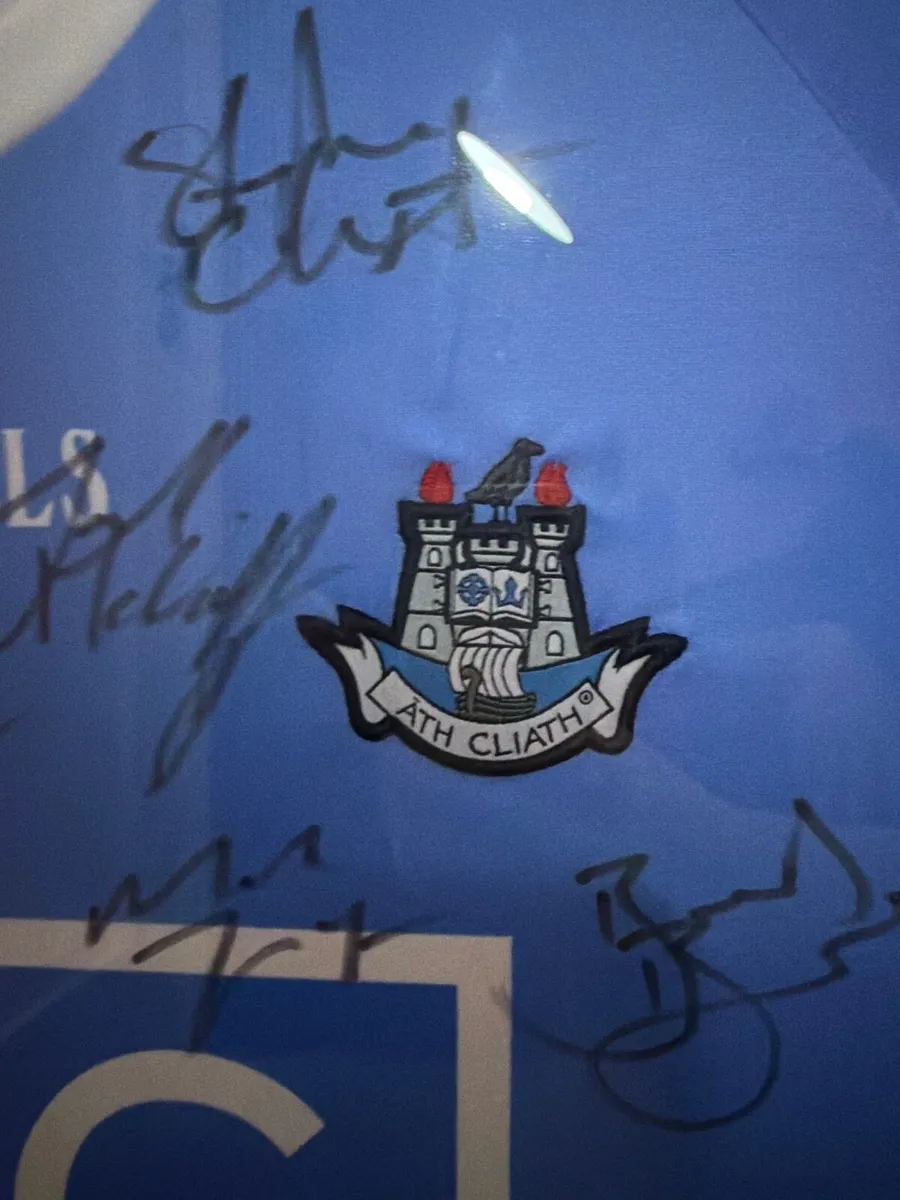 Authentic Dublin jersey signed by whole team - Image 2