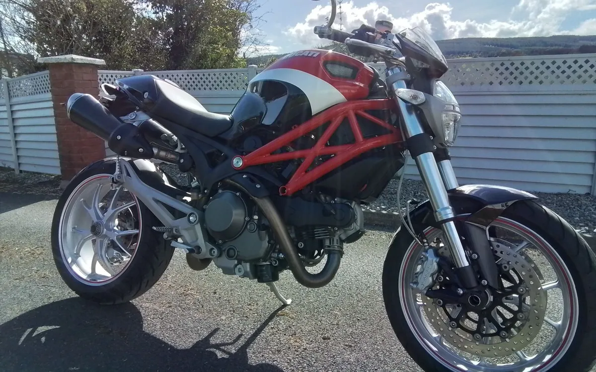 DUCATI Monster 1100 - Image 3